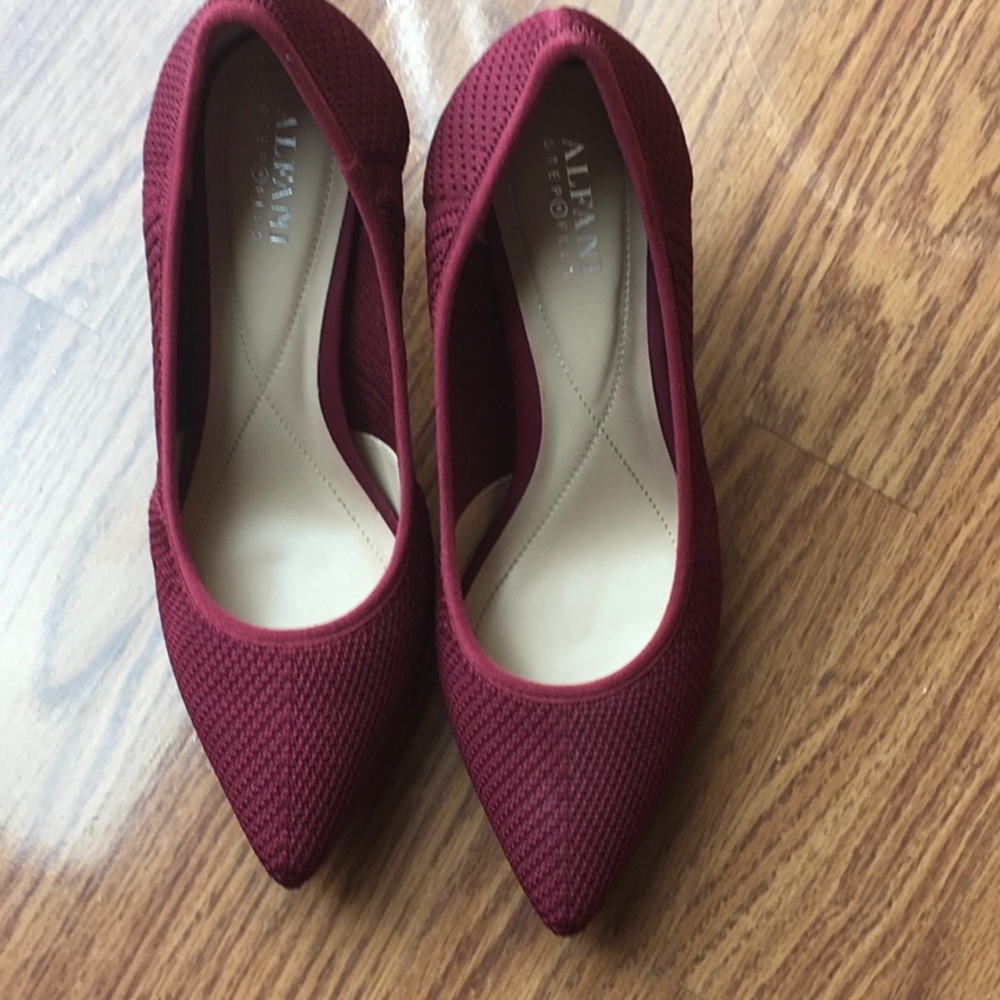 Womens pumps